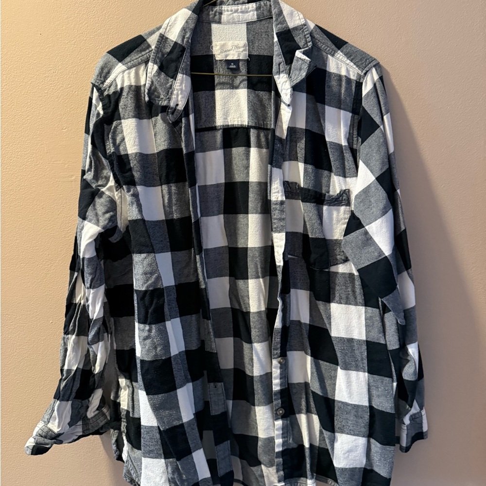 Universal Thread Monochrome Checkered Top